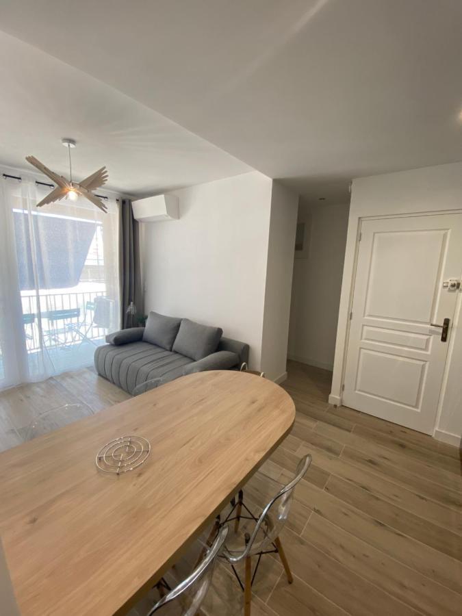 Ajaccio Magnifique T2 37M2 Centre Ville Vue Mer Au Bord De La Plage Neuf 4 Couchages Balcon Parking Prive Ferme Clim Wifi Ngoại thất bức ảnh