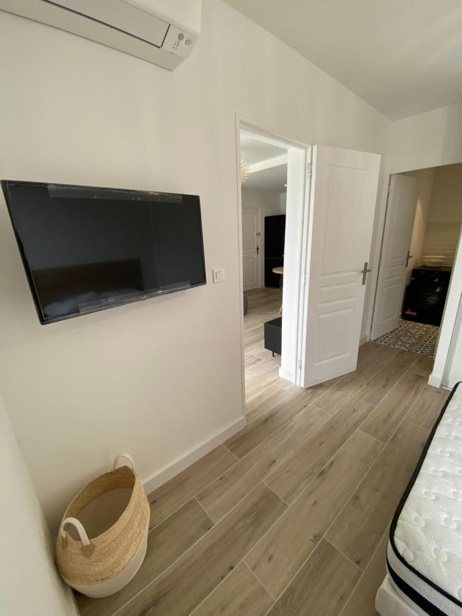 Ajaccio Magnifique T2 37M2 Centre Ville Vue Mer Au Bord De La Plage Neuf 4 Couchages Balcon Parking Prive Ferme Clim Wifi Ngoại thất bức ảnh