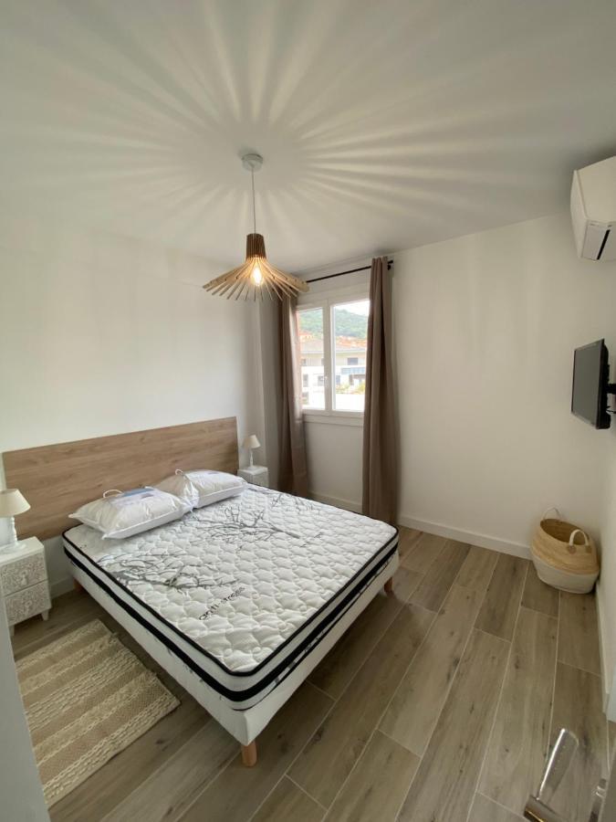 Ajaccio Magnifique T2 37M2 Centre Ville Vue Mer Au Bord De La Plage Neuf 4 Couchages Balcon Parking Prive Ferme Clim Wifi Ngoại thất bức ảnh