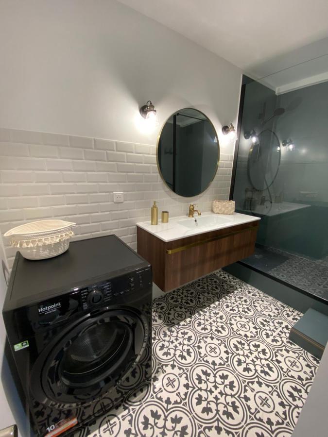 Ajaccio Magnifique T2 37M2 Centre Ville Vue Mer Au Bord De La Plage Neuf 4 Couchages Balcon Parking Prive Ferme Clim Wifi Ngoại thất bức ảnh