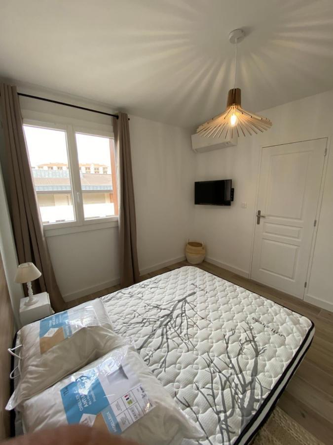 Ajaccio Magnifique T2 37M2 Centre Ville Vue Mer Au Bord De La Plage Neuf 4 Couchages Balcon Parking Prive Ferme Clim Wifi Ngoại thất bức ảnh
