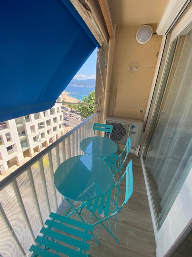 Ajaccio Magnifique T2 37M2 Centre Ville Vue Mer Au Bord De La Plage Neuf 4 Couchages Balcon Parking Prive Ferme Clim Wifi Ngoại thất bức ảnh