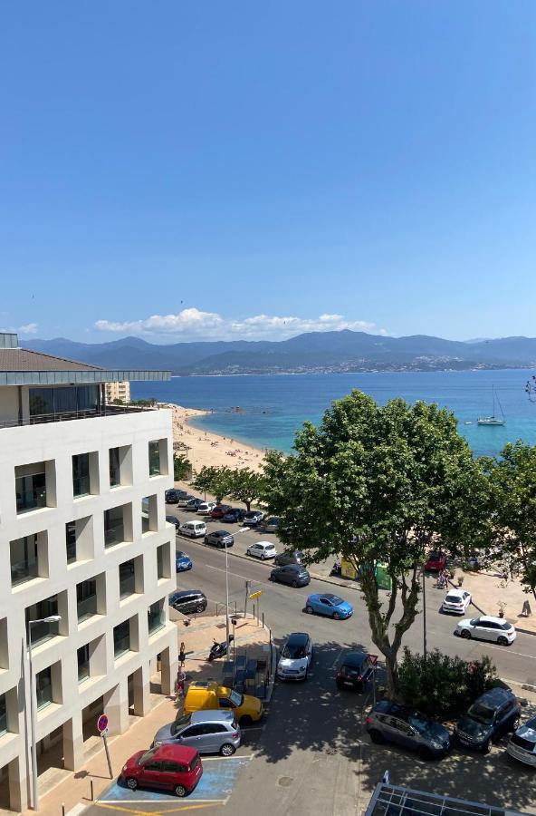 Ajaccio Magnifique T2 37M2 Centre Ville Vue Mer Au Bord De La Plage Neuf 4 Couchages Balcon Parking Prive Ferme Clim Wifi Ngoại thất bức ảnh